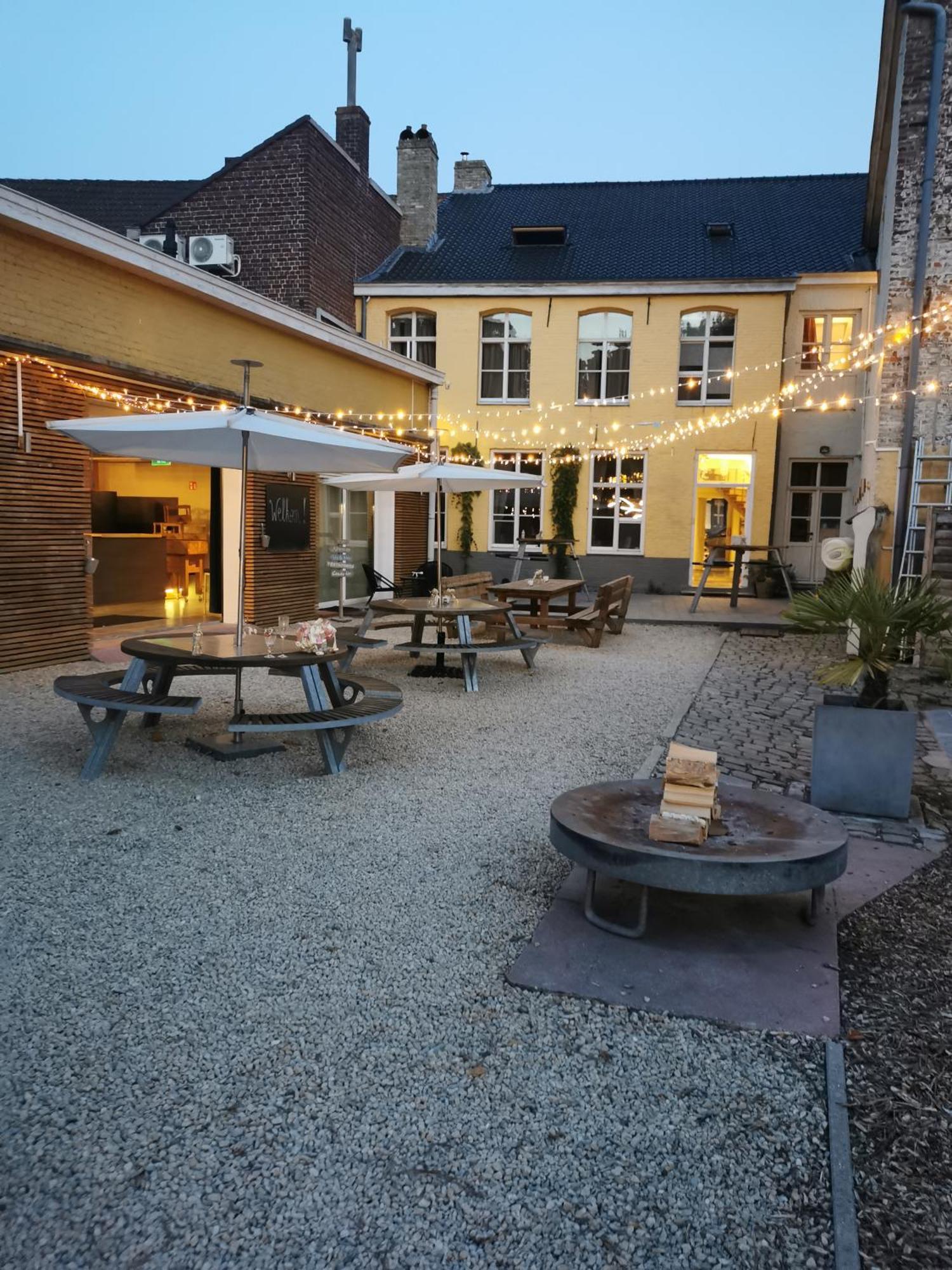 Skindles Guesthouse B&B - vakantie appartementen Poperinge Buitenkant foto